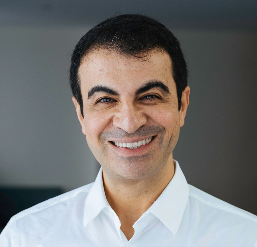 Dr Houfar Sekhavat, expert en repousse des cheveux
